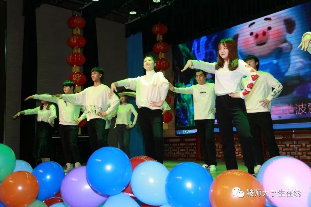 d6ce1c58c5094c4d96175c095ef40a40.jpg