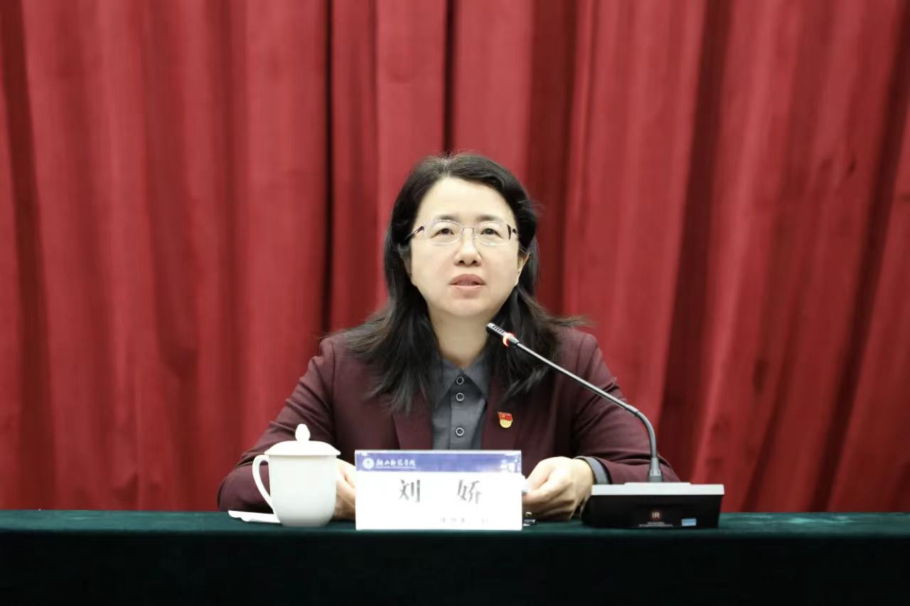 b656b954bbe64efb9922ca4ec0a35554.jpg b656b954bbe64efb9922ca4ec0a35554.jpg